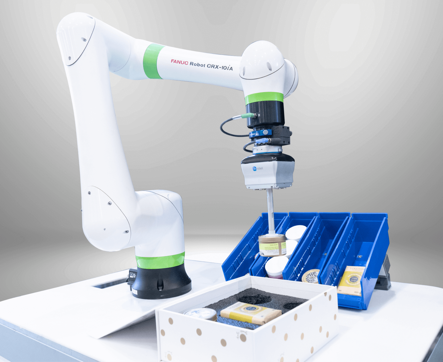 FANUC CRX-10iA packing consumer products